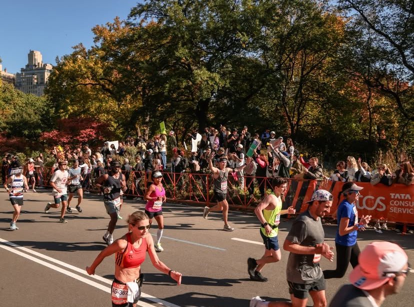 runners in the nyc marathon in central park