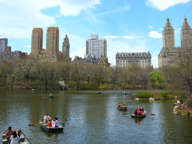 boaters by the bow bridge